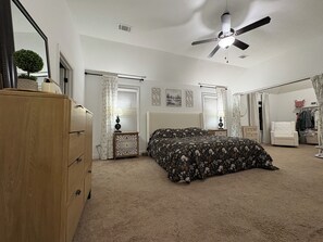 4 bedrooms, in-room safe, iron/ironing board, travel cot