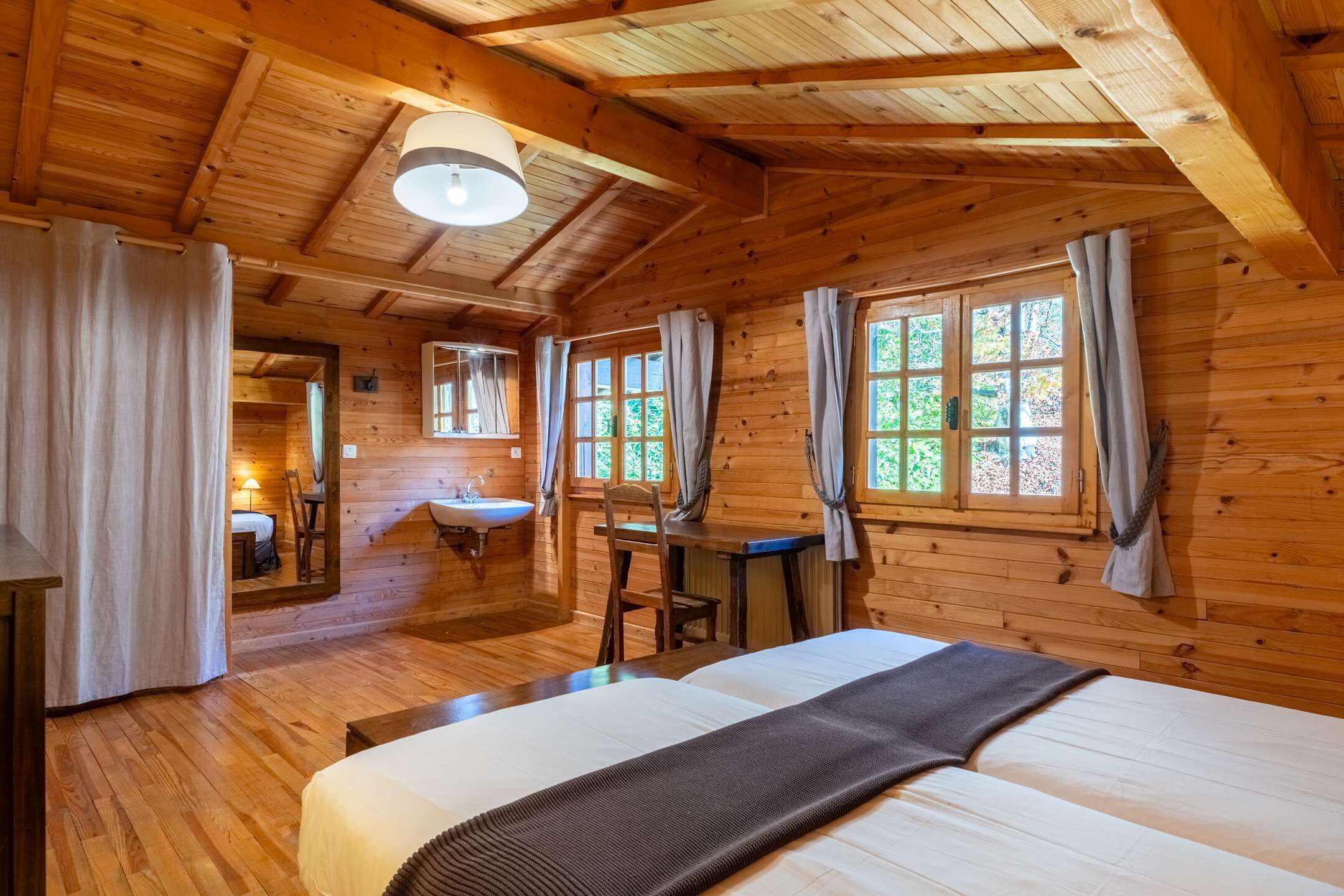 4 bedrooms, free WiFi