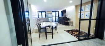 RB9 Oliver's House in Kaset