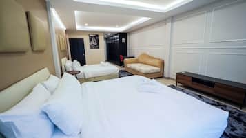 4 bedrooms, iron/ironing board, free WiFi, bed sheets