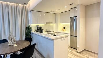 Fridge, microwave, oven, stovetop