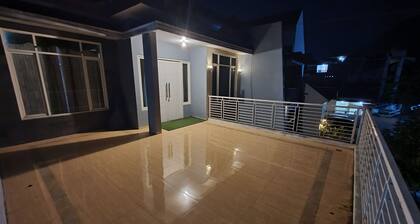 Spacious 5-bedroom SUNRICH Villa in charming BATU Jawa Timur