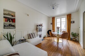 Living area - Paris Best Parisian Lifestyle (Paris)