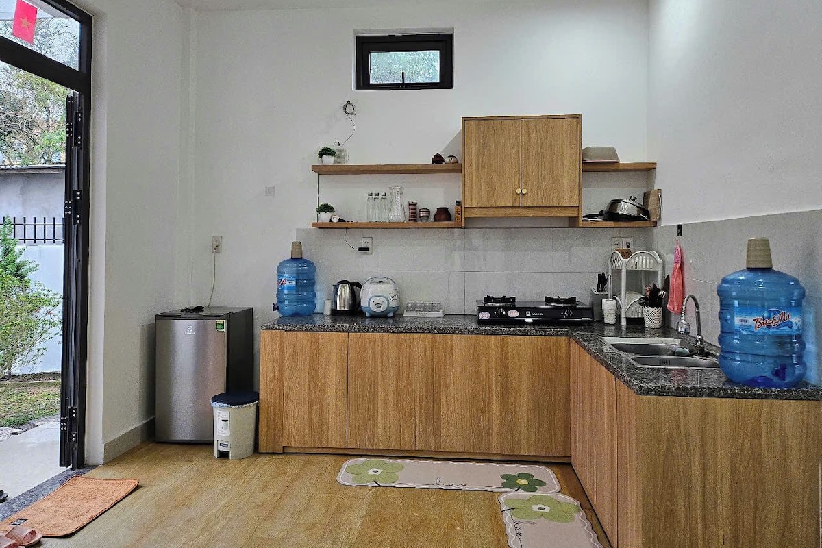 Family House, Patio, Garden View | Private kitchen