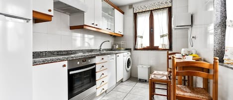 Refrigerador, microondas, horno y lavavajillas