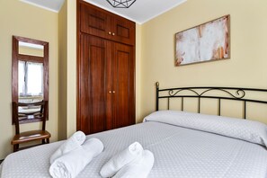 4 soverom, wi-fi (inkludert) og sengetøy