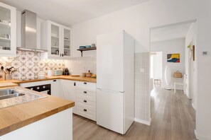 Traditional Cottage, 3 Bedrooms, Non Smoking, Valley View | Private kitchen | Espresso maker, electric kettle, toaster - Pinhal da Praia em Melides (Grandola)