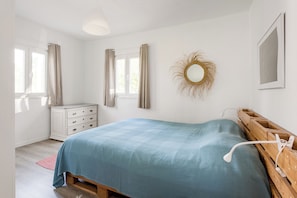 Traditional Cottage, 3 Bedrooms, Non Smoking, Valley View | 3 bedrooms, free WiFi