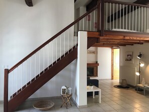 Interior - Beautiful village house with a swimming pool (Olonzac)