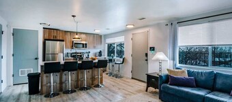 SLC Downtown Relaxing 2Bd 1Ba Strong WiFi