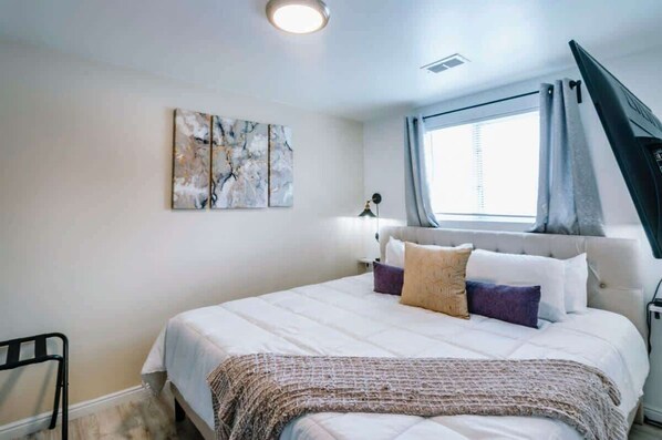 2 bedrooms, iron/ironing board, free WiFi