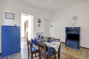 Dining - Ortensia Apartment in Villa Jejia (Lesa)