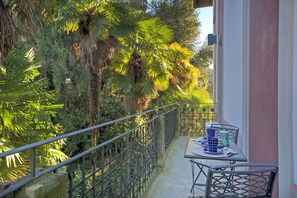 Family Apartment, 1 Bedroom (Ortensia Apartment in Villa Jejia) | Outdoor dining