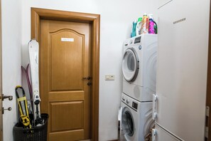 Family Apartment, 3 Bedrooms, Mountainside (Mt Krvavec Apartment Story) | Bathroom | Shower, towels, soap, shampoo