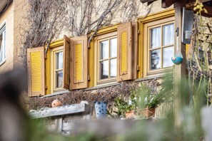 Exterior detail - Apartment 'Schuler-Haus' with Shared Terrace close to Burg Hohenzollern (Balingen)