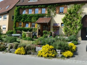 Exterior - Apartment 'Schuler-Haus' with Shared Terrace close to Burg Hohenzollern (Balingen)