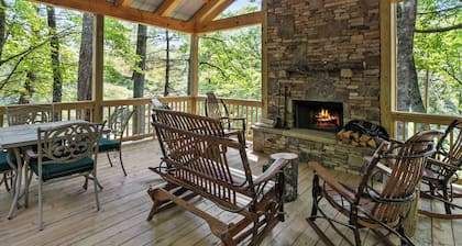 Wildwood Mountain Cottage | Covered Deck and Wood Burning Fireplace *INTRODUCTORY DISCOUNT*