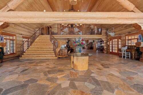 Grand Legacy Lodge, White Mountains AZ, Sleeps 34