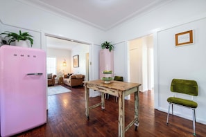 Interior - The Palmer Cove - Stylish, Central (Dubbo)