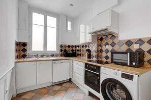 Refrigerador, microondas, horno y lavavajillas 