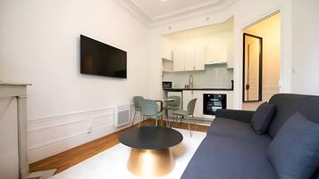 Télévision, cheminée