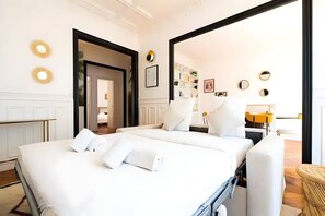 2 bedrooms, iron/ironing board, WiFi, bed sheets