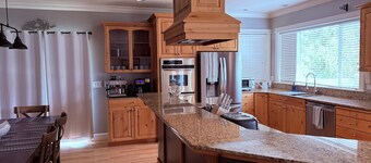 Minutes from I-84, Near BSU, hospitals, Ford Idaho Center, Wahooz/Roaring Spring