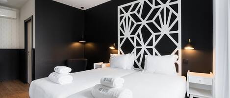 1 slaapkamer, een bureau, internet, beddengoed