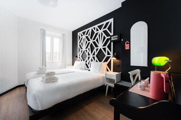 1 bedroom, desk, WiFi, bed sheets