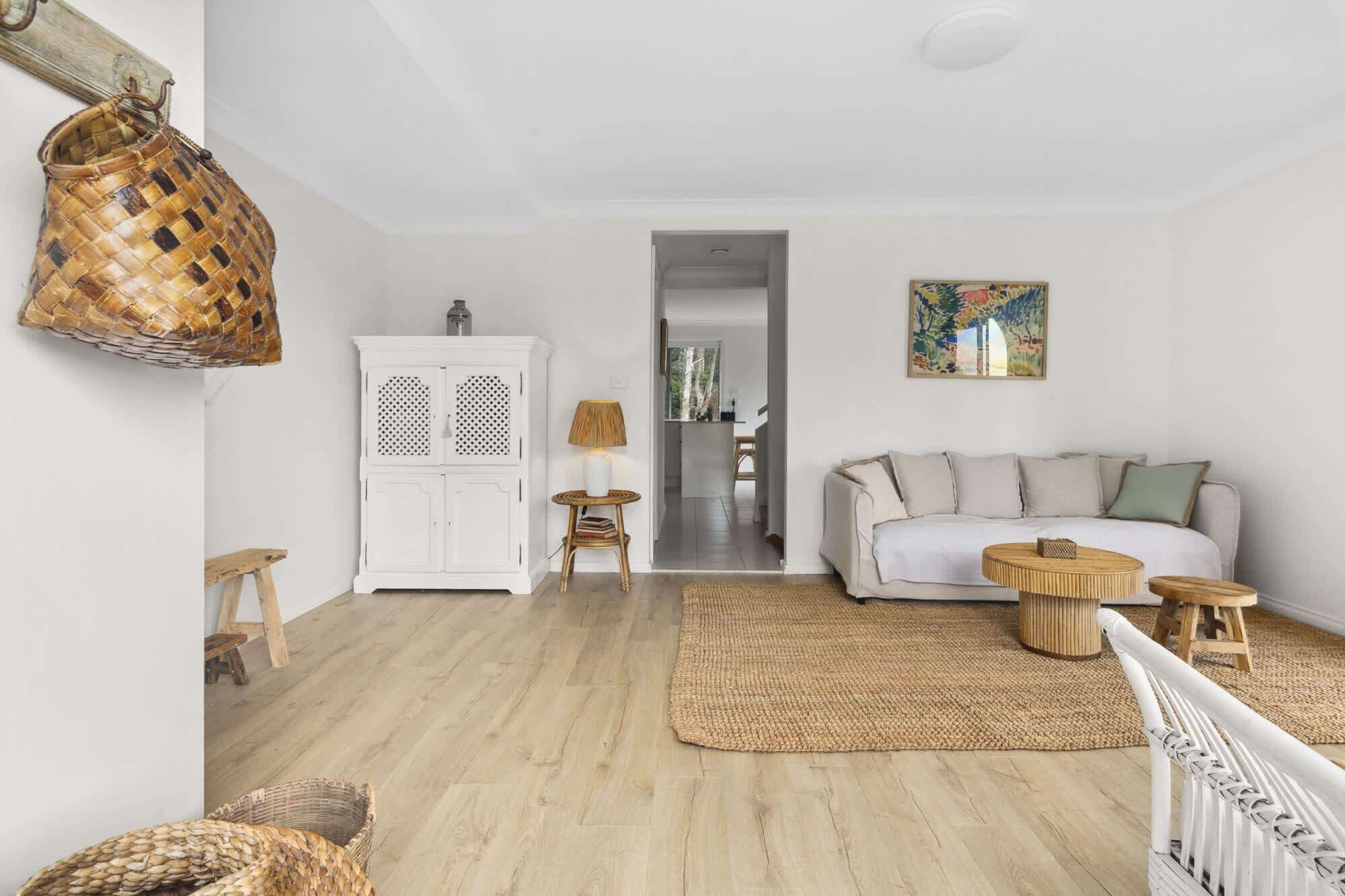 Sunny Avoca Beach Townhouse | 3br Bbq Courtyard - Terrigal