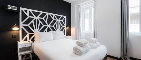 1 habitación, escritorio, internet y ropa de cama