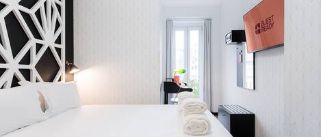 1 bedroom, desk, Internet, bed sheets