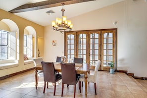 Dining - 7 Mi to Las Vegas Strip: Home w/ Pool (Las Vegas)