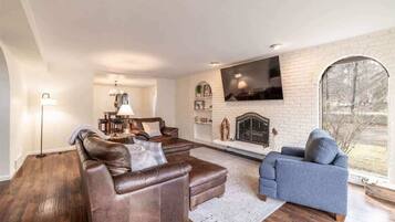 Smart-TV, peis og kontorer