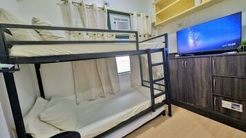 1 多间卧室、熨斗/熨衣板、WiFi、床单