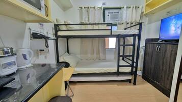 1 多间卧室、熨斗/熨衣板、WiFi、床单