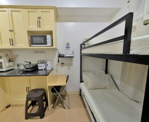 1 bedroom, iron/ironing board, free WiFi, bed sheets