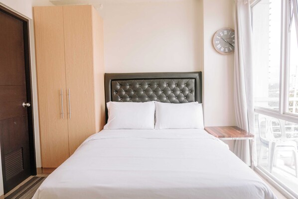 1 bedroom, iron/ironing board, internet, bed sheets