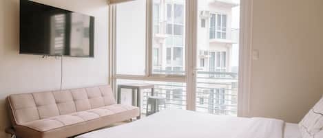 1 bedroom, iron/ironing board, internet, bed sheets