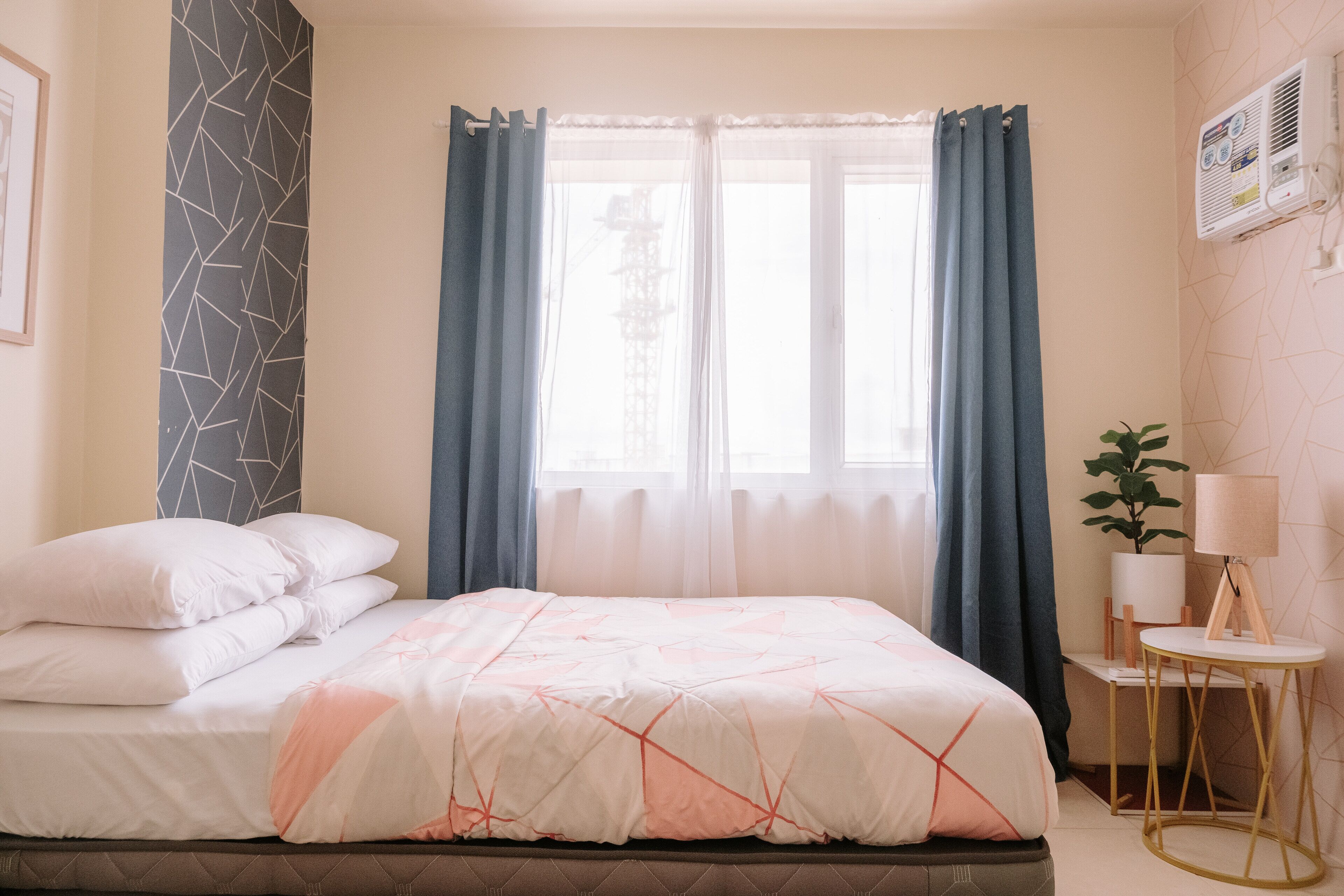 1 bedroom, iron/ironing board, Internet, bed sheets