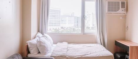 1 chambre, fer et planche à repasser, accès Internet, draps fournis