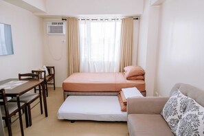 1 bedroom, iron/ironing board, Internet, bed sheets