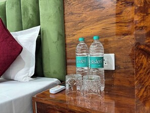 In-room dining - Hotel Volga Deluxe (New Delhi)
