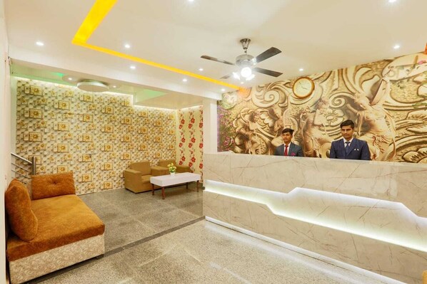 Reception - Hotel Volga Deluxe (New Delhi)