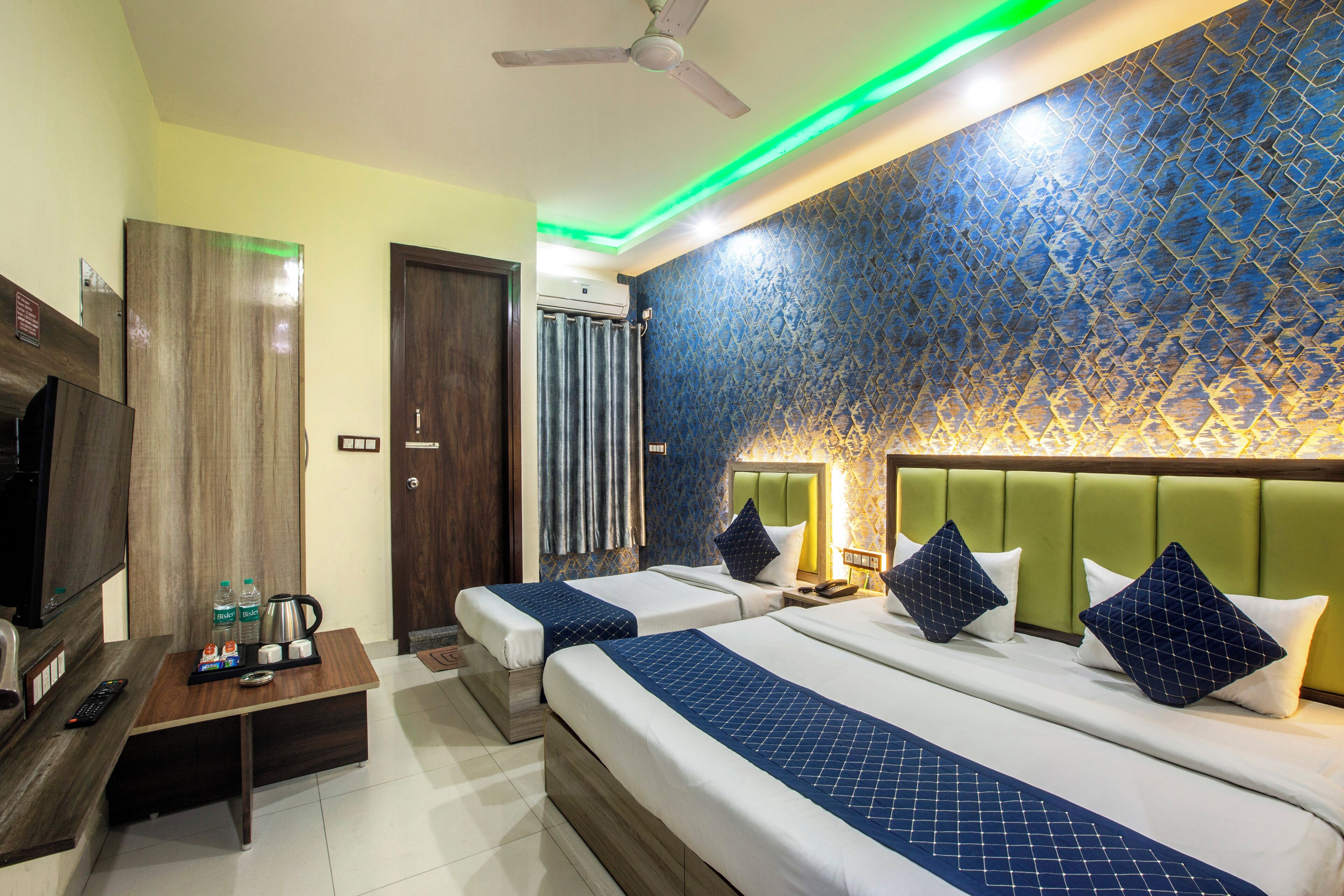 Deluxe Triple Room | Laptop workspace, free WiFi