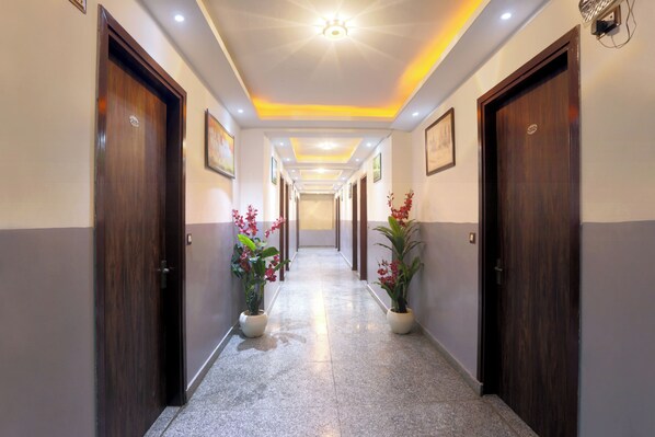 Living area - Hotel Volga Deluxe (New Delhi)