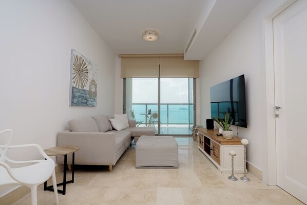 TV - Exclusive and luxury 1BR with balcony in Yoo Panama (Panamá)