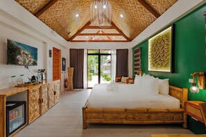 Standard Room | Pillowtop beds, minibar, in-room safe, blackout drapes - Casa Verde Cliff Resort and Spa (San Francisco)