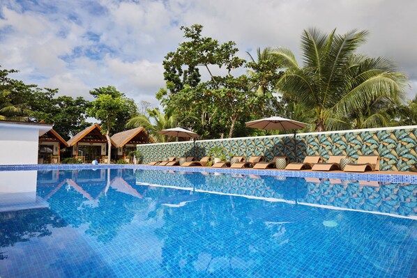 Outdoor pool - Casa Verde Cliff Resort and Spa (San Francisco)