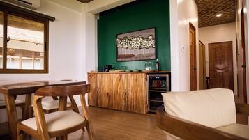 Chambre Premium, vue mer | Salle Ă manger